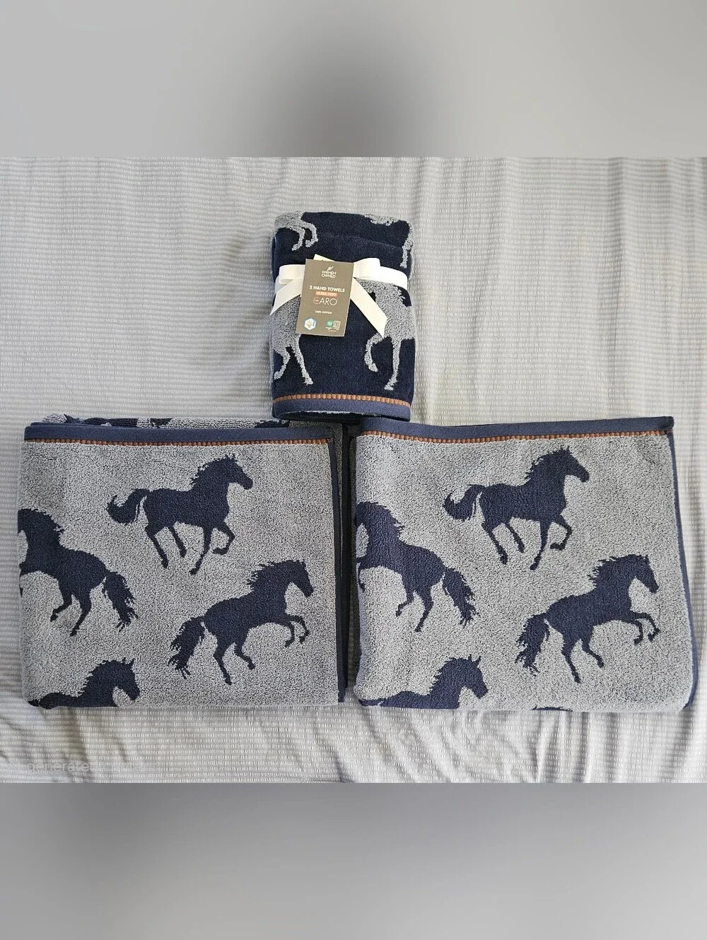 NWT CARO Reversible Horse Print Bath Towel Set – 2 Bath Towels & 2 Hand Towels